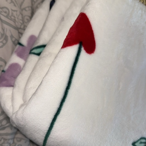 Rachel Roy Valentines Day Pink Heart Throw Blanket ♥️💜🩷 - Picture 3 of 9